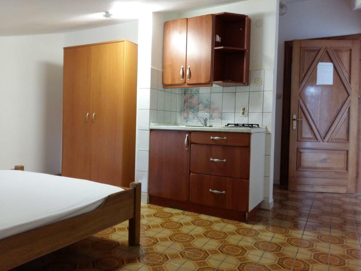 Apartments Villa Cherry 诺瓦利娅 外观 照片