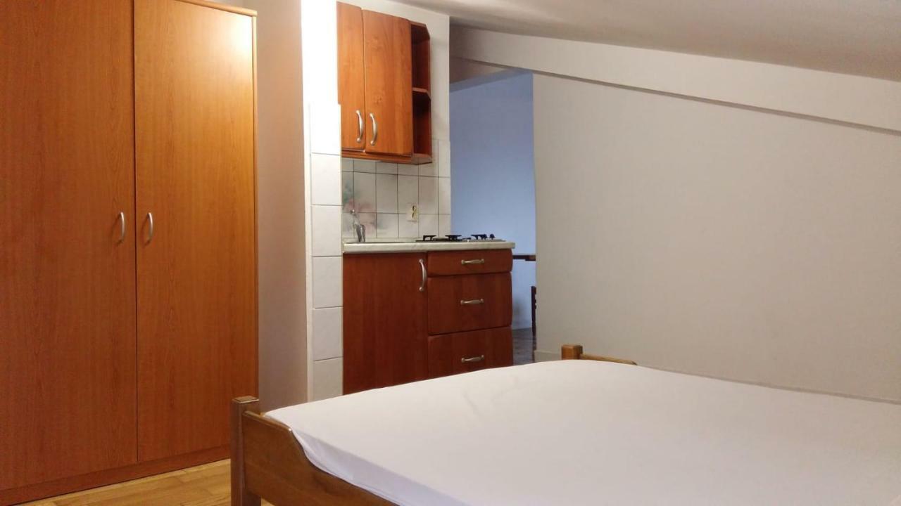Apartments Villa Cherry 诺瓦利娅 外观 照片